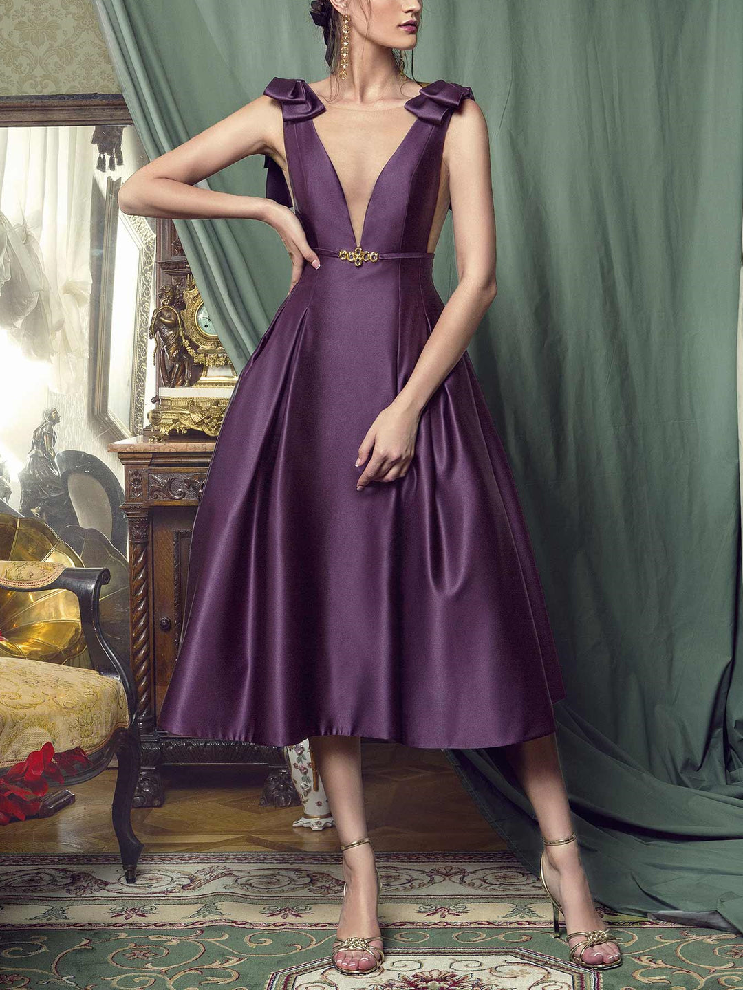 Plunging V-Neck Cocktail Dresses Women's A-Line/Princess Formal Evening Dress Sleeveless Knee-Length Prom Ball Gowns With Open Back Plunging V-Neck Cocktail Dresses Women's A-Line/Princess Formal Evening Dress Sleeveless Knee-Length Prom Ball Gowns With Open Back