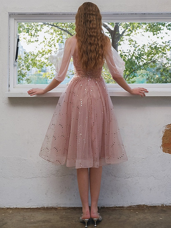 A-Line/Princess Knee-Length Jewel Neck Cocktail Dresses with Sequin Appliques
