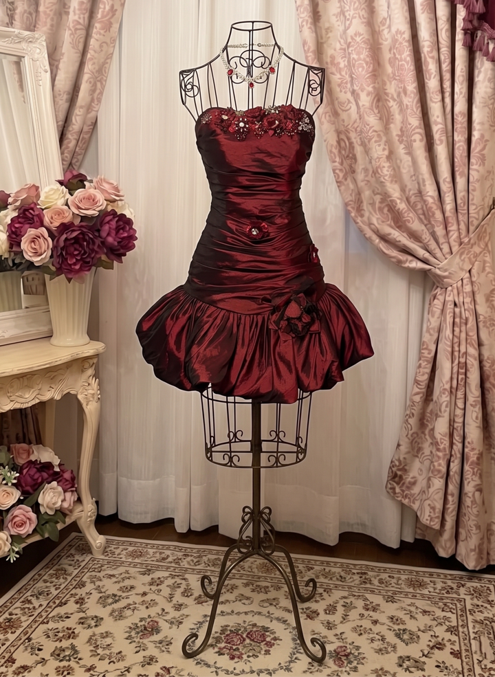 Sheath/Column Sweetheart Sleeveless Short/Mini Taffeta Prom Dresses with Flowers & Sequins