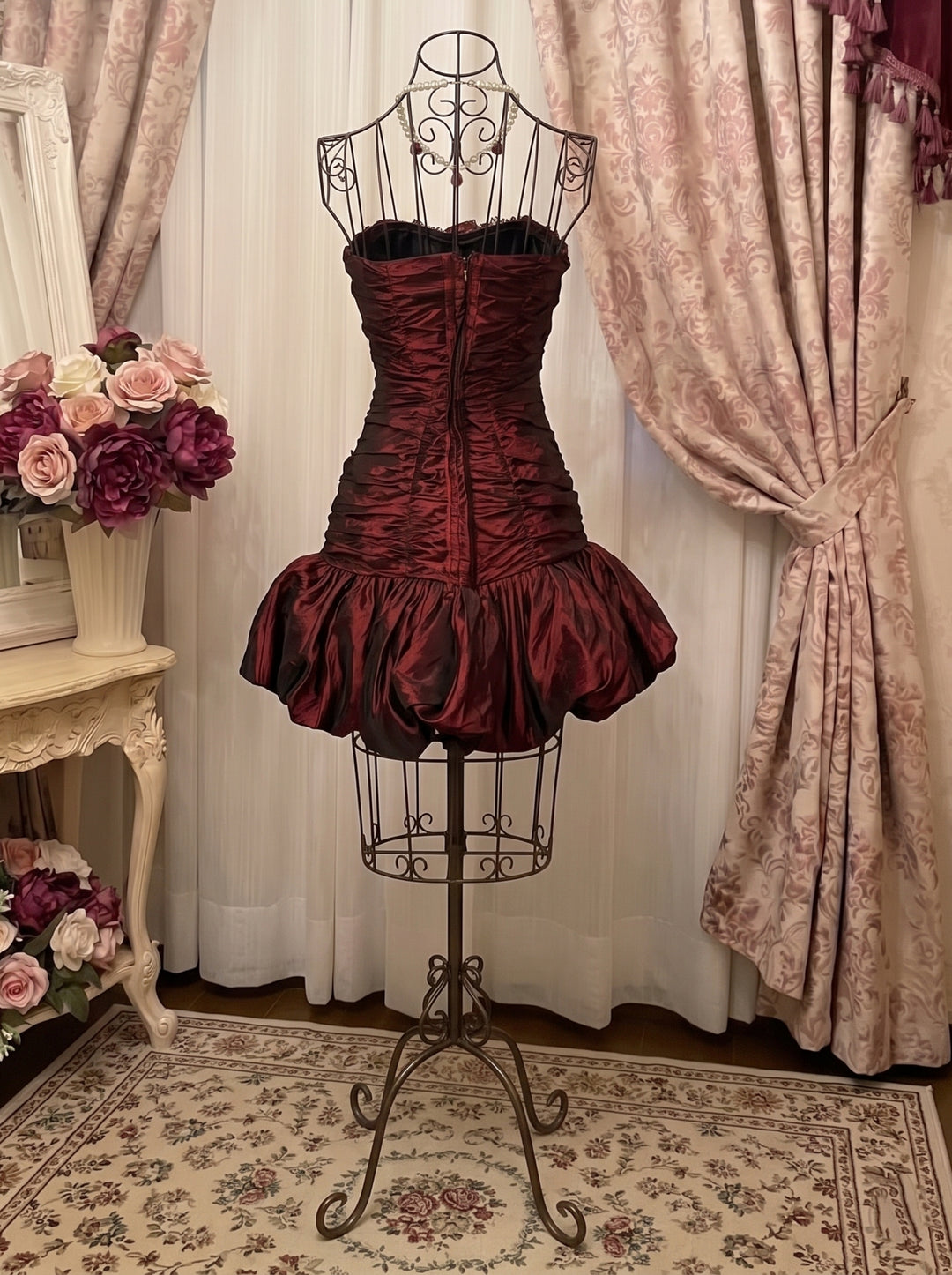 Sheath/Column Sweetheart Sleeveless Short/Mini Taffeta Prom Dresses with Flowers & Sequins
