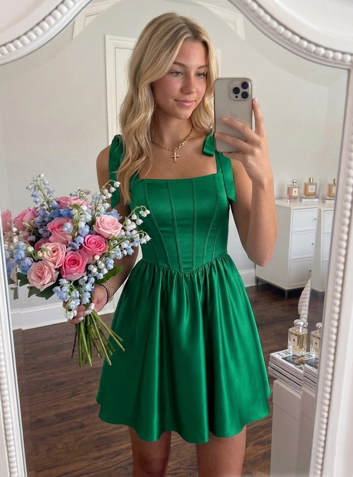 A-Line/Princess Square Neckline Pleated Short/Mini Homecoming Dresses with Shoulder Bow Ties