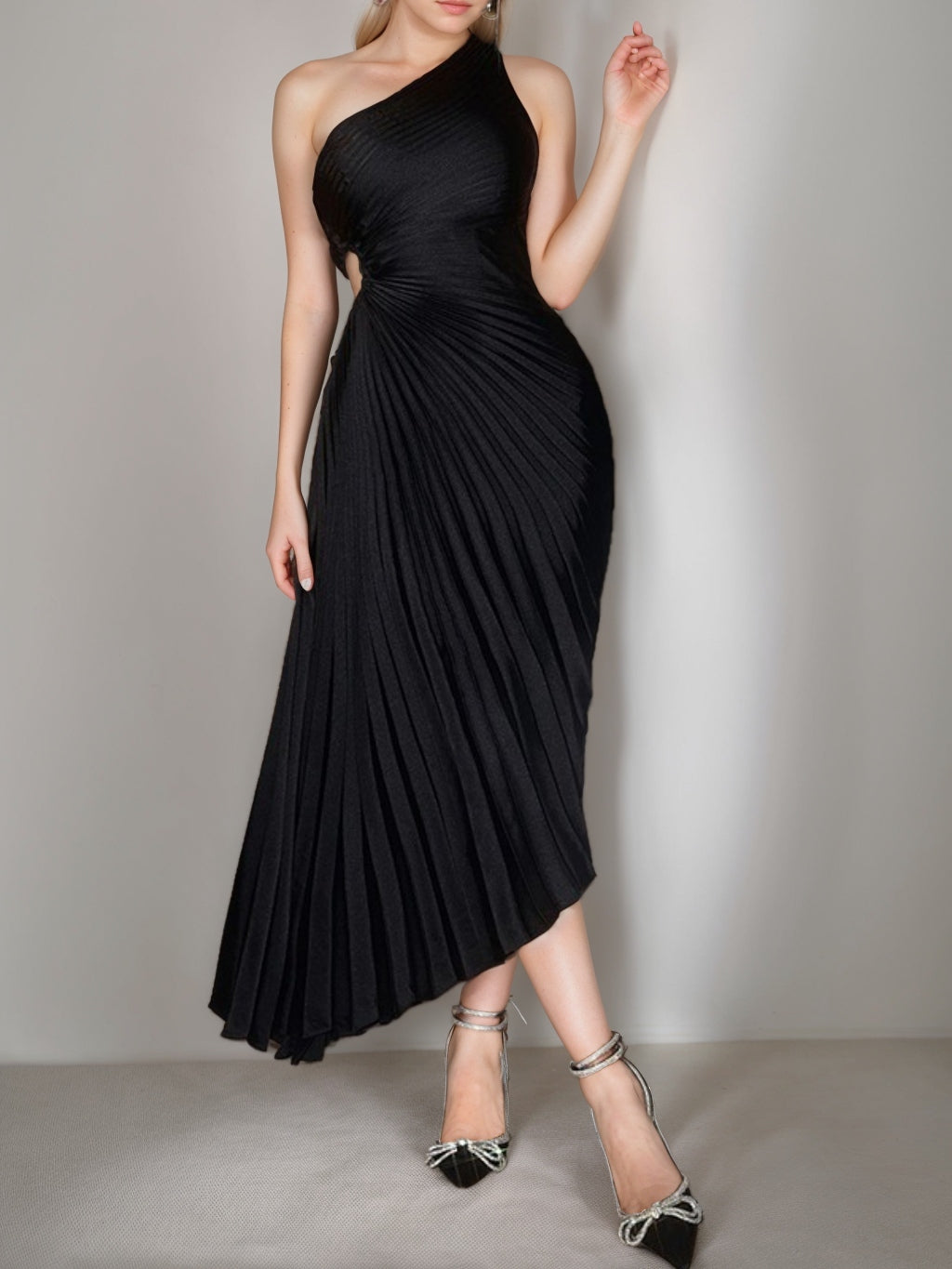 Sheath/Column One-Shoulder Sleeveless Asymmetrical Pleated Cocktail Dresses