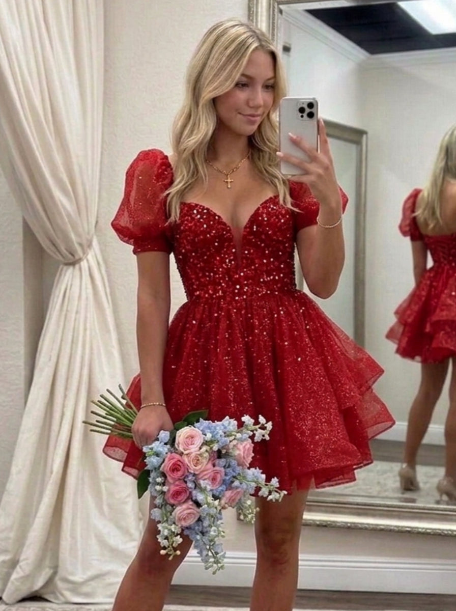 A-Line/Princess Sweetheart Short Sleeves Short/Mini Pleated Homecoming Dresses with Sequins & Ruffles