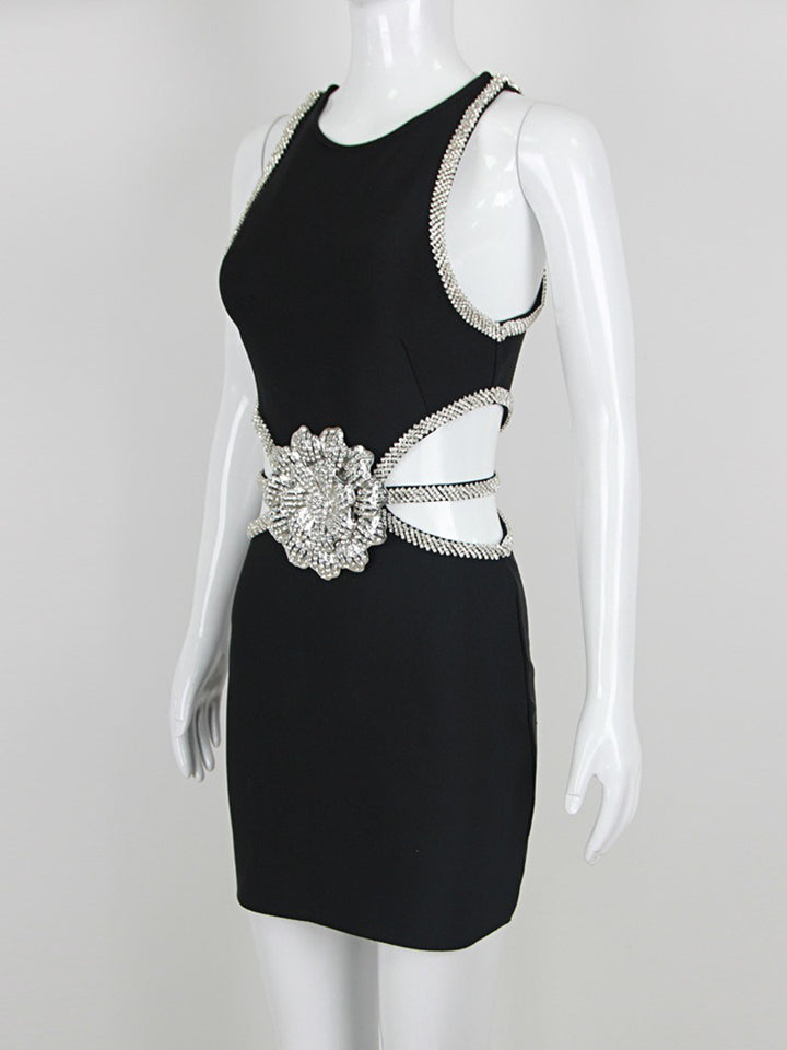 Sheath/Column Scoop Short/Mini Sleeveless Cocktail Dress with Rhinestone & Flower