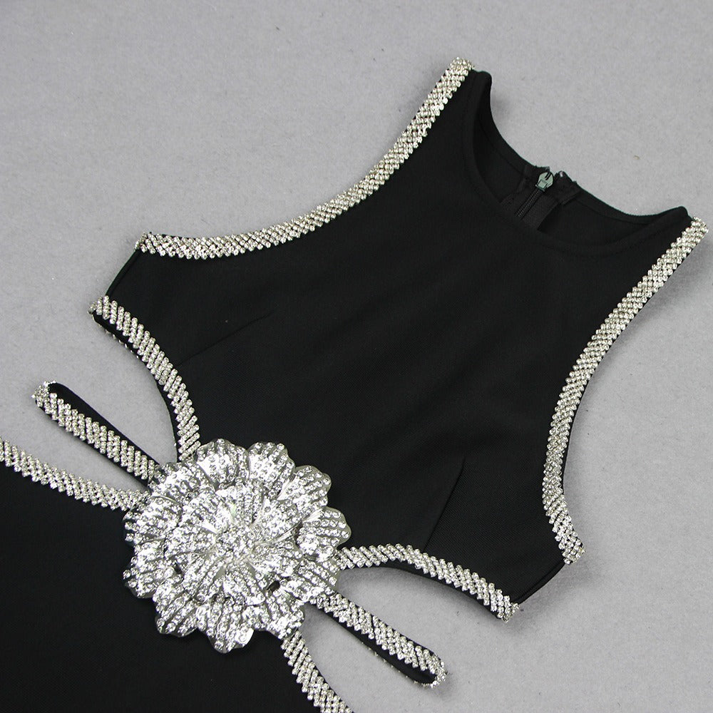 Sheath/Column Scoop Short/Mini Sleeveless Cocktail Dress with Rhinestone & Flower