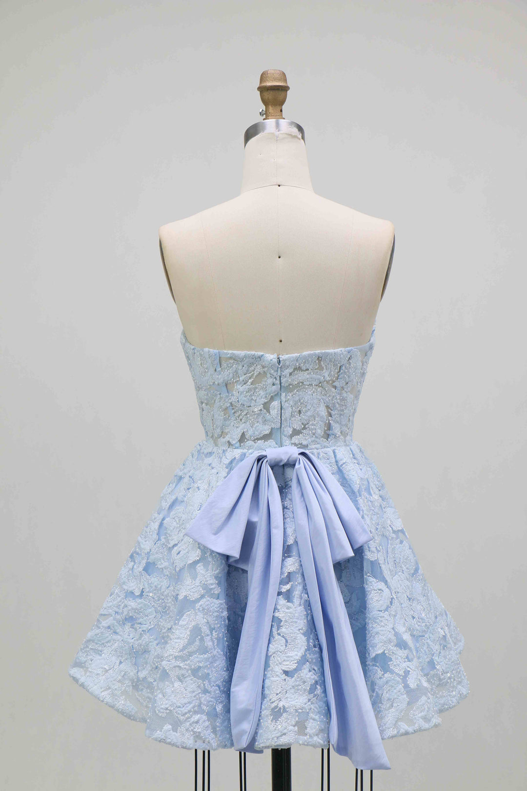 A-Line/Princess Strapless Lace Homecoming Dresses Short/Mini Sleeveles