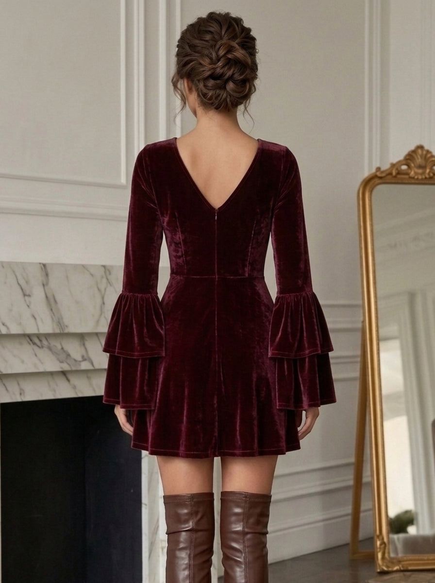 A-Line/Princess V-Neck Velvet Homecoming Dresses Long Sleeves Short/Mini Faux Pearl