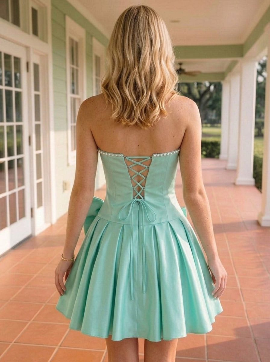 A-Line/Princess Strapless Satin Homecoming Dresses Short/Mini Sleeveless Bowknot