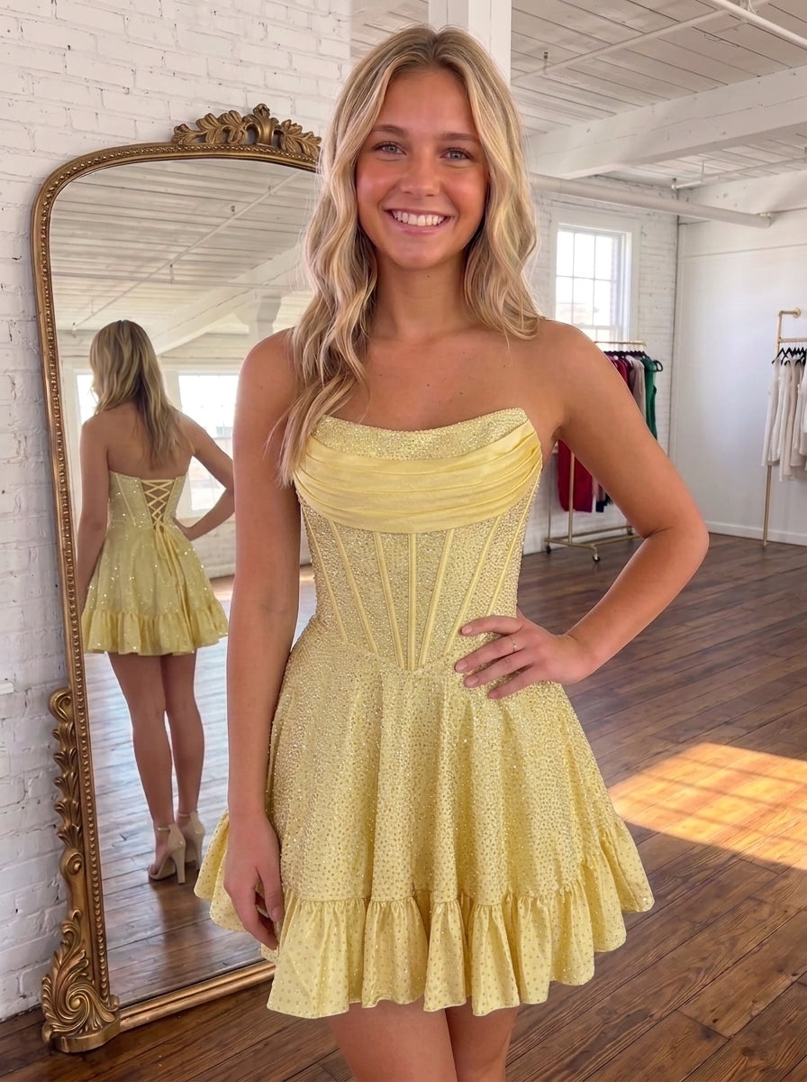 A-Line/Princess Strapless Hot Fix Homecoming Dresses Sleeveless Short/Mini Ruched