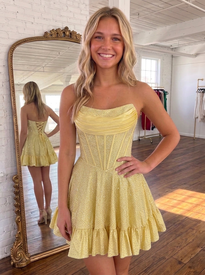 A-Line/Princess Strapless Hot Fix Homecoming Dresses Sleeveless Short/Mini Ruched
