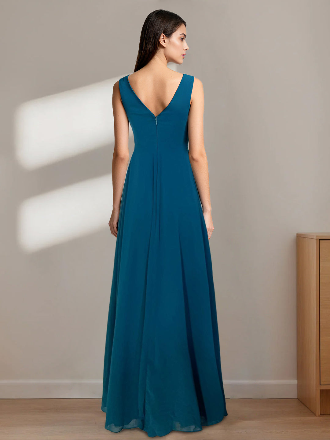 A-Line/Princess V Neck Sleeveless Floor Length Bridesmaid Dresses Chiffon with Slit Pockets Dusty Purple