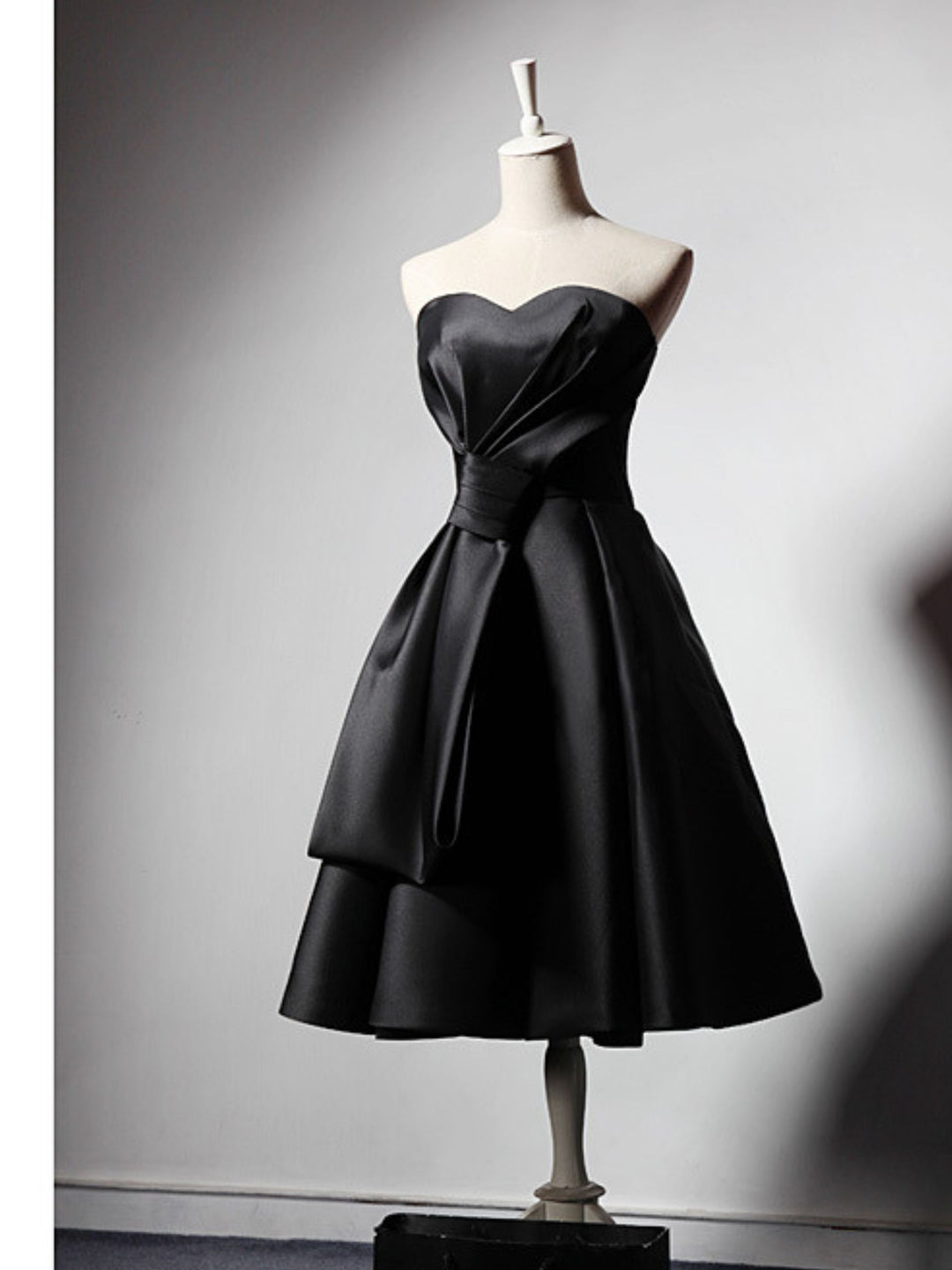 A-Line/Princess Black Sweetheart Sleeveless Knee-Length Elegant Halloween Performance Costumes Dress