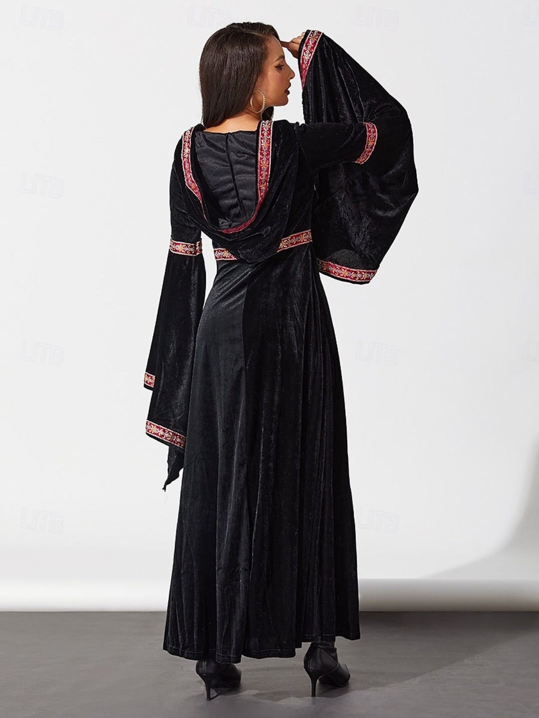 A-Line/Princess Vintage Floral Scoop Long Bell Sleeves Floor-Length Halloween Performance Costumes Dress