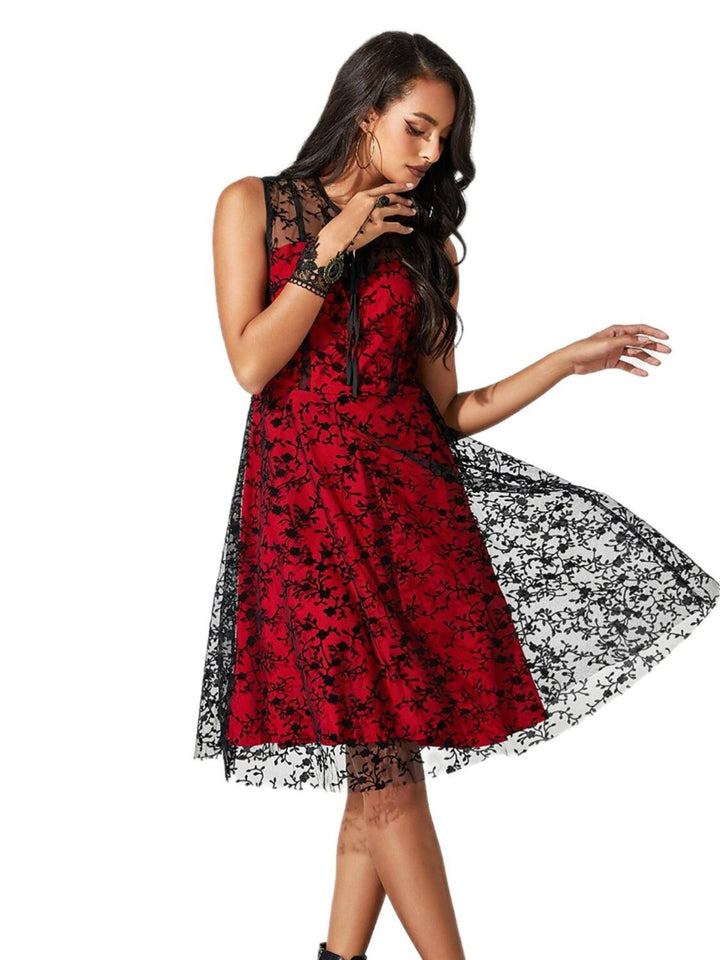 A-Line/Princess Retro Appliques Lace Crew Neck Sleeveless Knee-Length Halloween Performance Costumes Dress