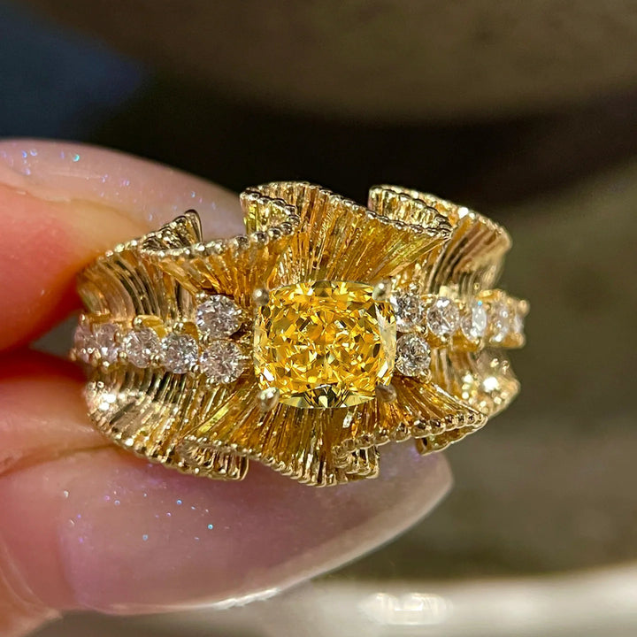 Vintage Yellow Diamond Lace Frill Wrought Gold Women's Ring