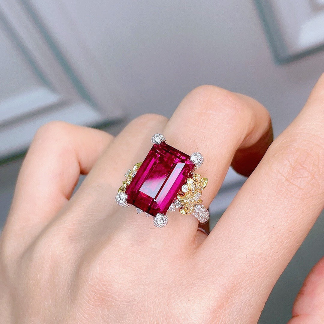 Luxurious Delicate Fuchsia Vintage Rhinestone Ring