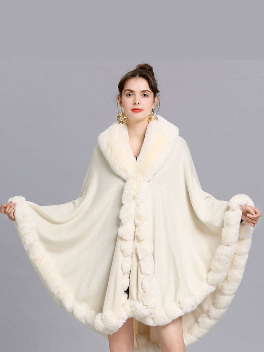 Women‘s White Fashionable Faux Fur Long Sleeves Wrap Cloak with Pure Color