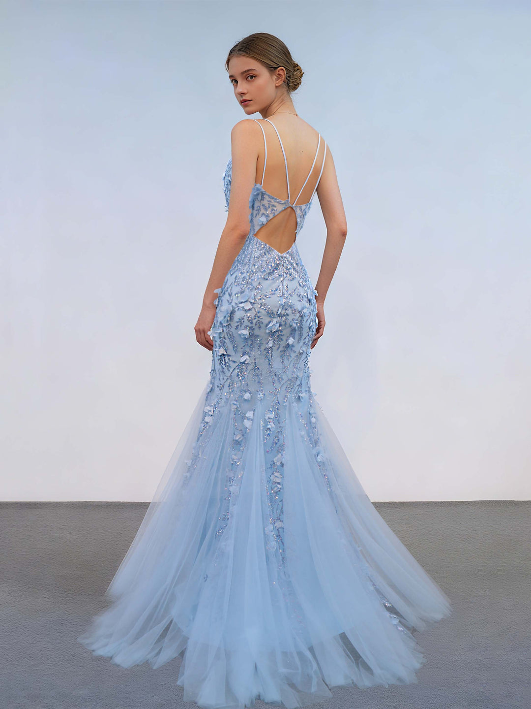 Trumpet/Mermaid Spaghetti Straps Sweep Train Evening Dresses with Side Slit & Sequins & 3D Flowers & Tulle
