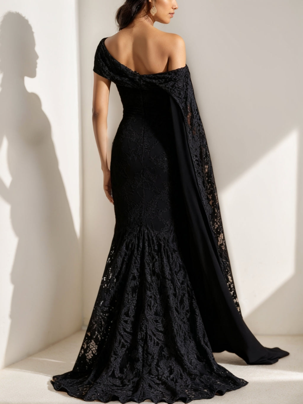 Trumpet/Mermaid One-Shoulder Lace Evening Dresses with Side Shoulder Cape