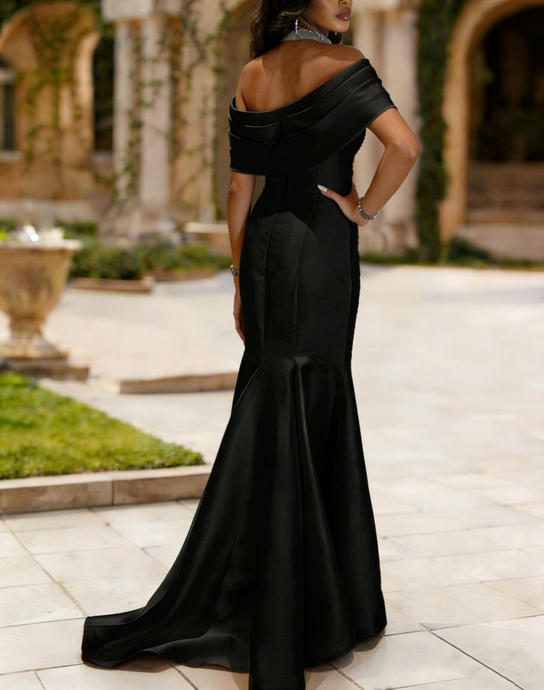 Trumpet/Mermaid Halter Satin Evening Dresses Sleeveless Floor-Length Sequins Party Dress With Split Front