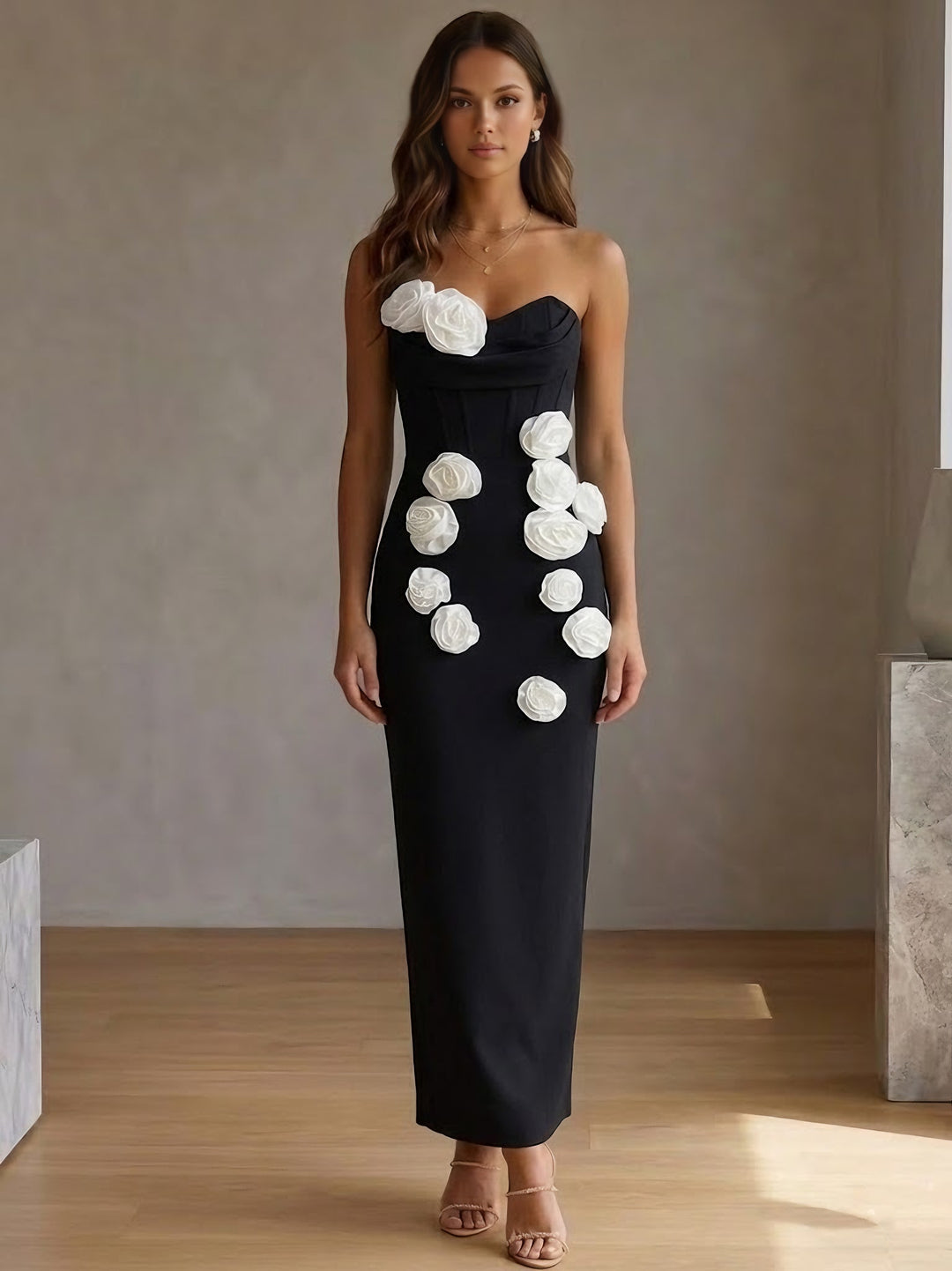 Sheath/Column Strapless Stretch Satin Cocktail Dresses with 3D Flowers Sleeveless Ankle-Length Formal Dresses Black+White