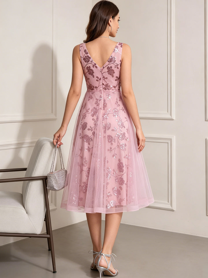 A-Line/Princess V-Neck Tulle Wedding Guest Dresses Knee-Length Sleeveless Embroidery Floral