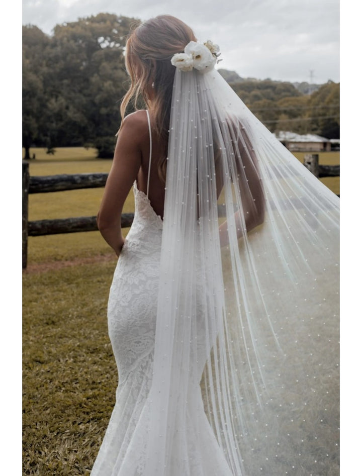One-tier Vintage Style / Pearls Wedding Veil Cathedral Veils with Faux Pearl 110.24 in (280cm) Tulle