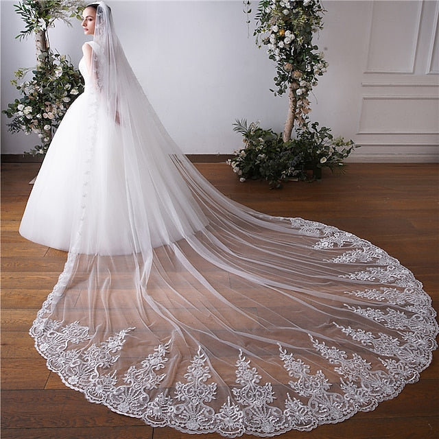 One-tier Lace Wedding Veils with Applique Edge