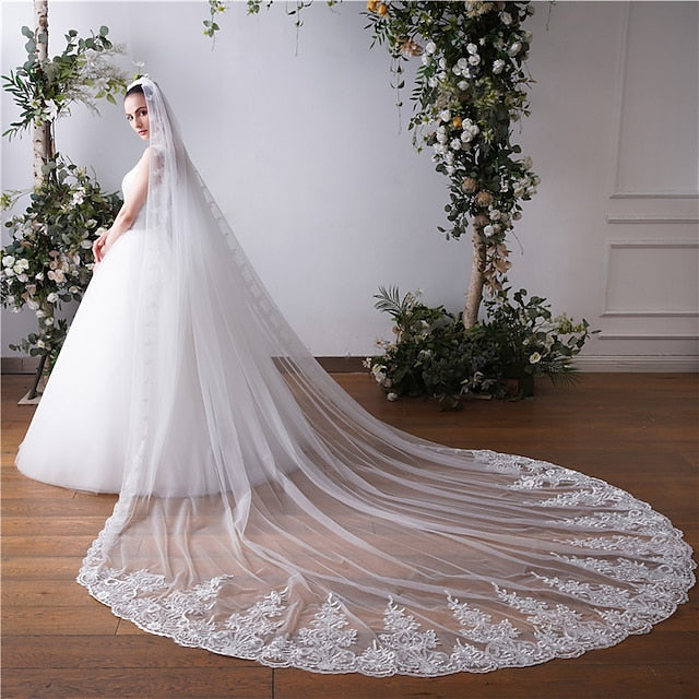 One-tier Lace Wedding Veils with Applique Edge