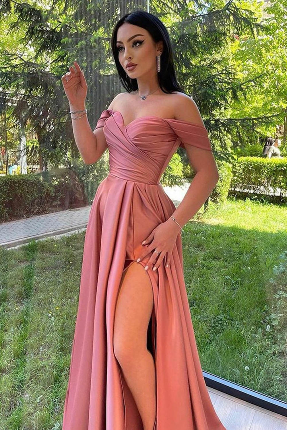 A-Line/Princess Off-the-Shoulder Prom Dresses