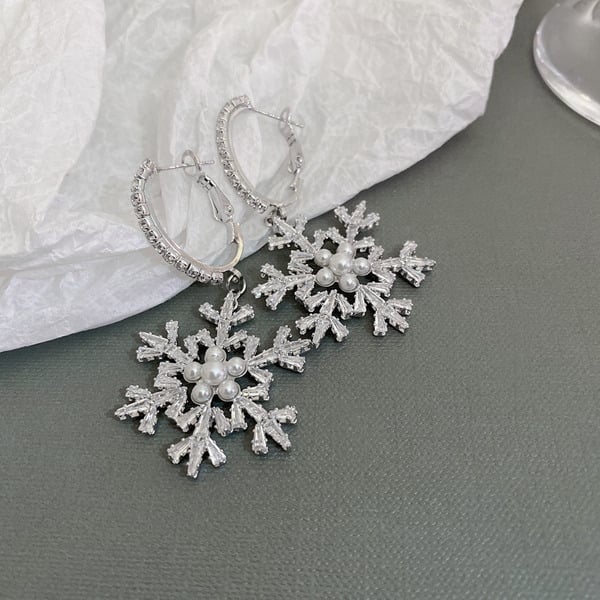 Women's Snowflakes Shaped Zircon Hoop Earrings