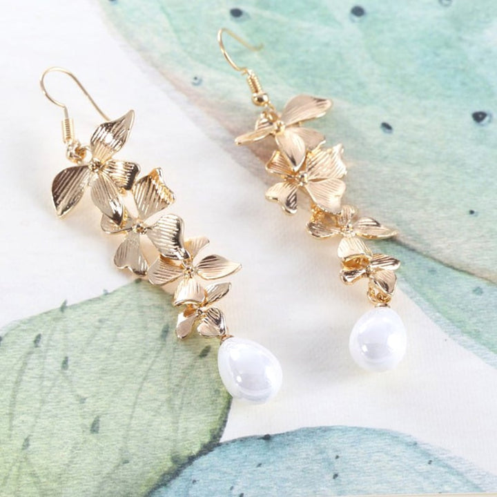 Elegant Pearl Dangle Earrings