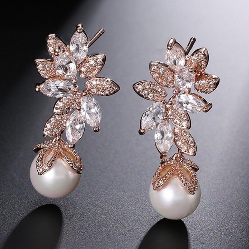 Elegant Pearl/Rhinestone Drop Earrings