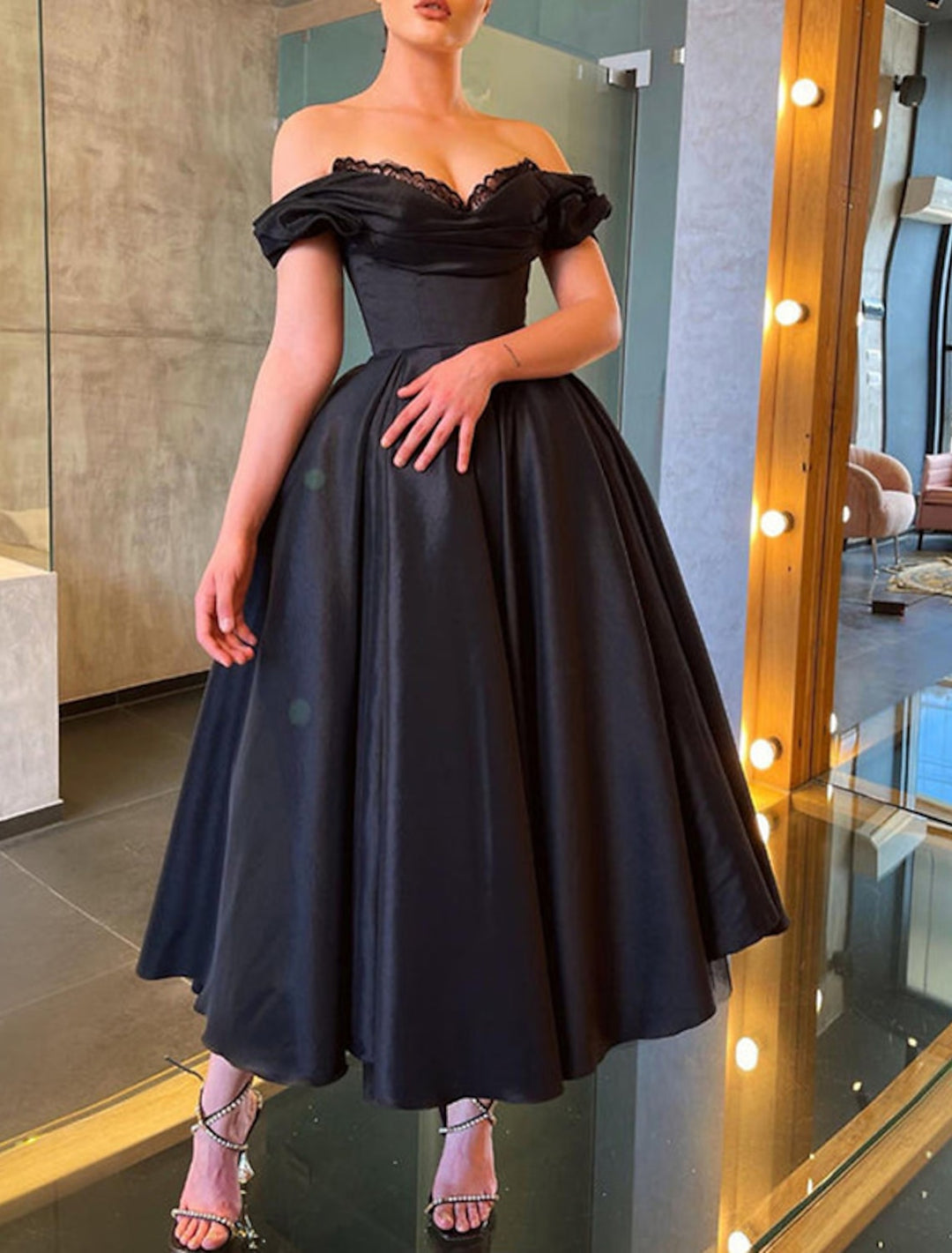 A-Line/Princess Off-the-Shoulder Tea-Length Prom Dresses