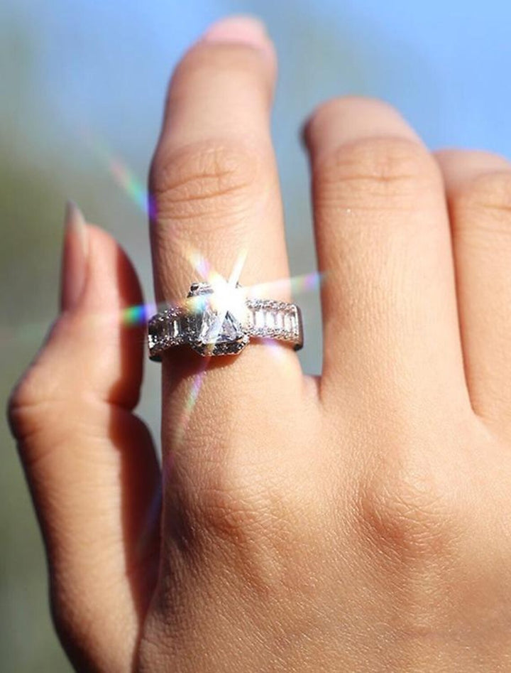 Stunning Zircon Elegant Ring Silver Chrome Wedding Jewelry