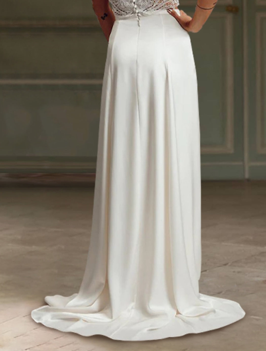 Sheath/Column Halter Floor-length Lace Wedding Dress