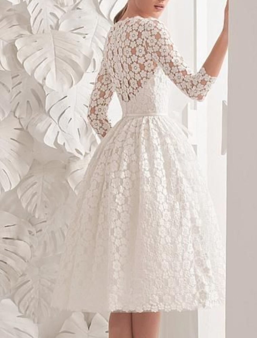 A-Line/Princess Scoop Knee-length Lace Wedding Dress