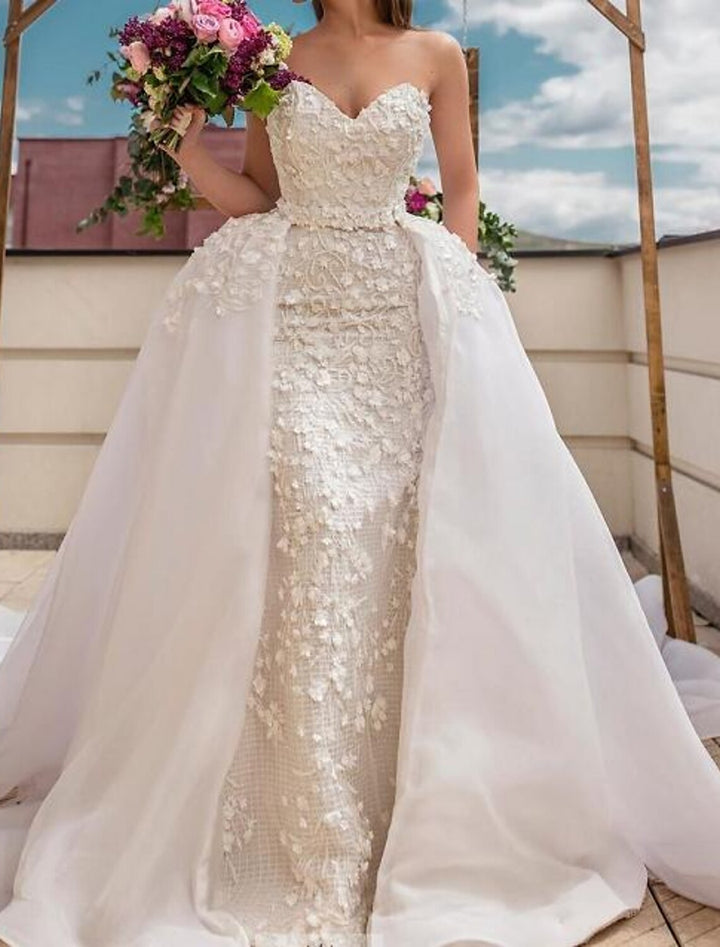 Ball Gown Strapless Floor-length Lace Wedding Dress