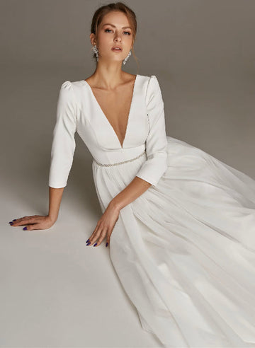 A-Line/Princess V-Neck Tea-length Wedding Dress