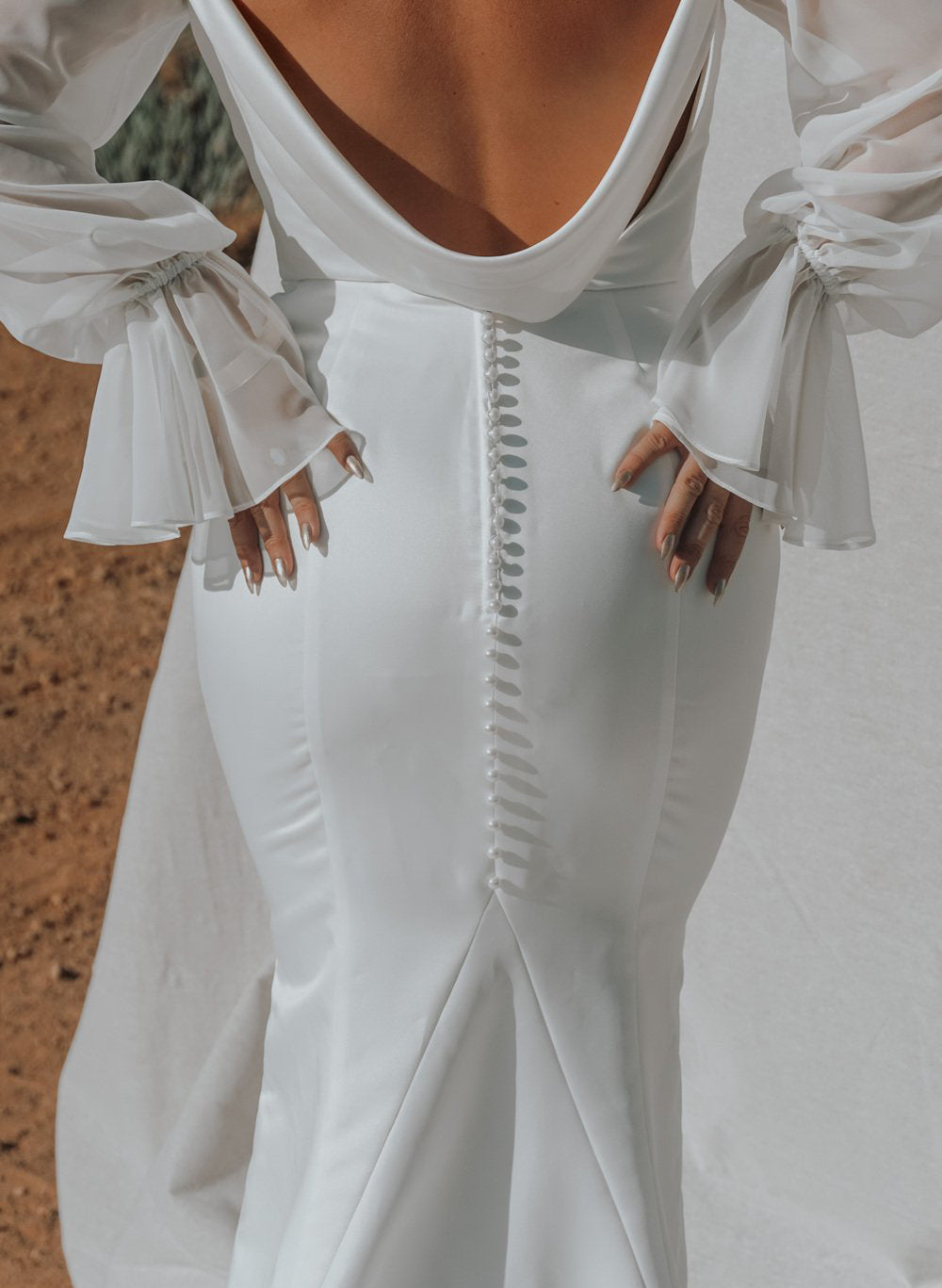 Trumpet/Mermaid V-Neck Long Sleeves Plus Size Wedding Dress