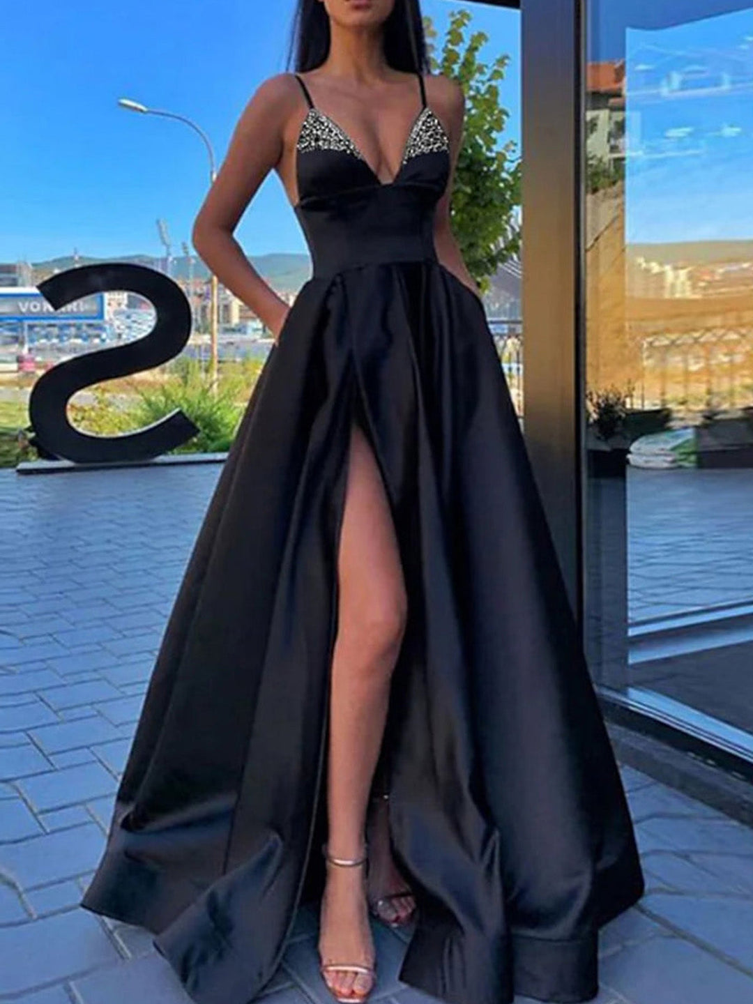 A-Line/Princess V-Neck Spaghetti Straps Long Prom Dresses With Split Side & Sequins